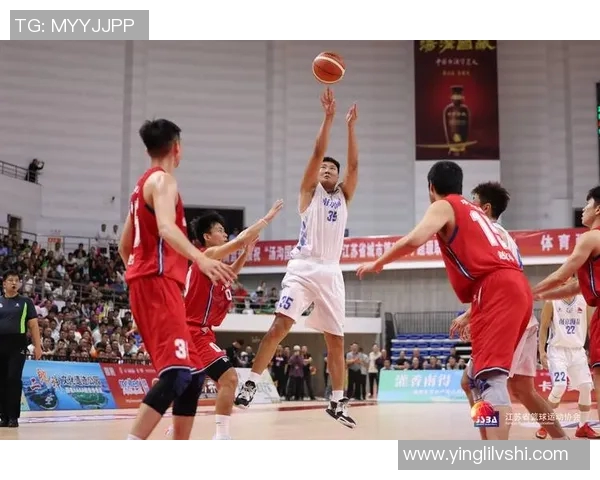 南京篮球队在总决赛积分榜中以99分稳居第一展现强劲实力